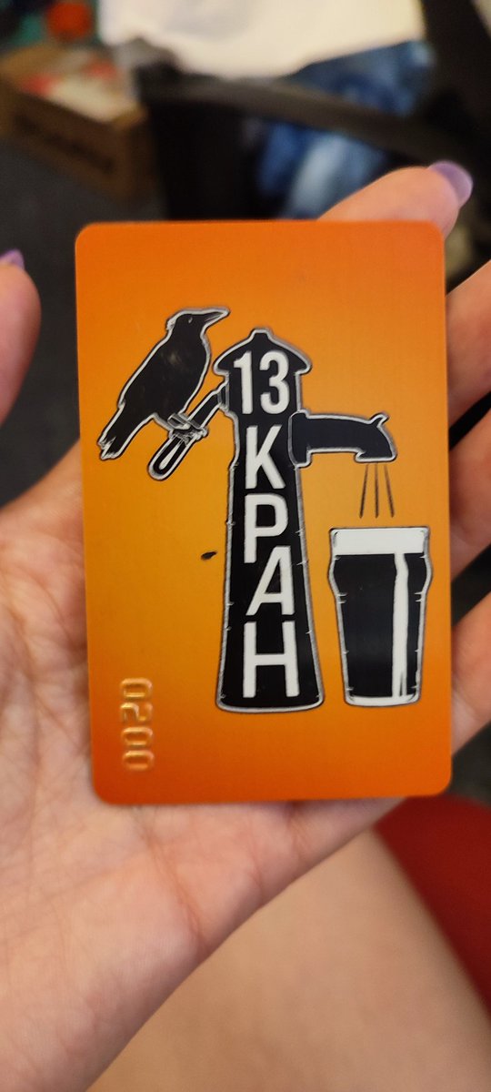 Делаем дома уборку. Нашли головоломки, которые я Ване рисовала, инструкцию к салату, который я хочу и карту из бара, где у нас было первое свидание и куда мы часто ходили, пока он не закрылся.
Мы вместе 9 лет. С ума сойти.