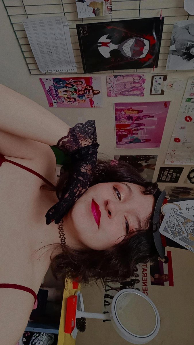 mieeldbee's tweet photo. ok merry sinsmas everyone¡! 🍓📻✨
.
#cosplayer #cosplay #femalastor #Alastor #HazbinHotel https://t.co/1UYE2vVAA5
