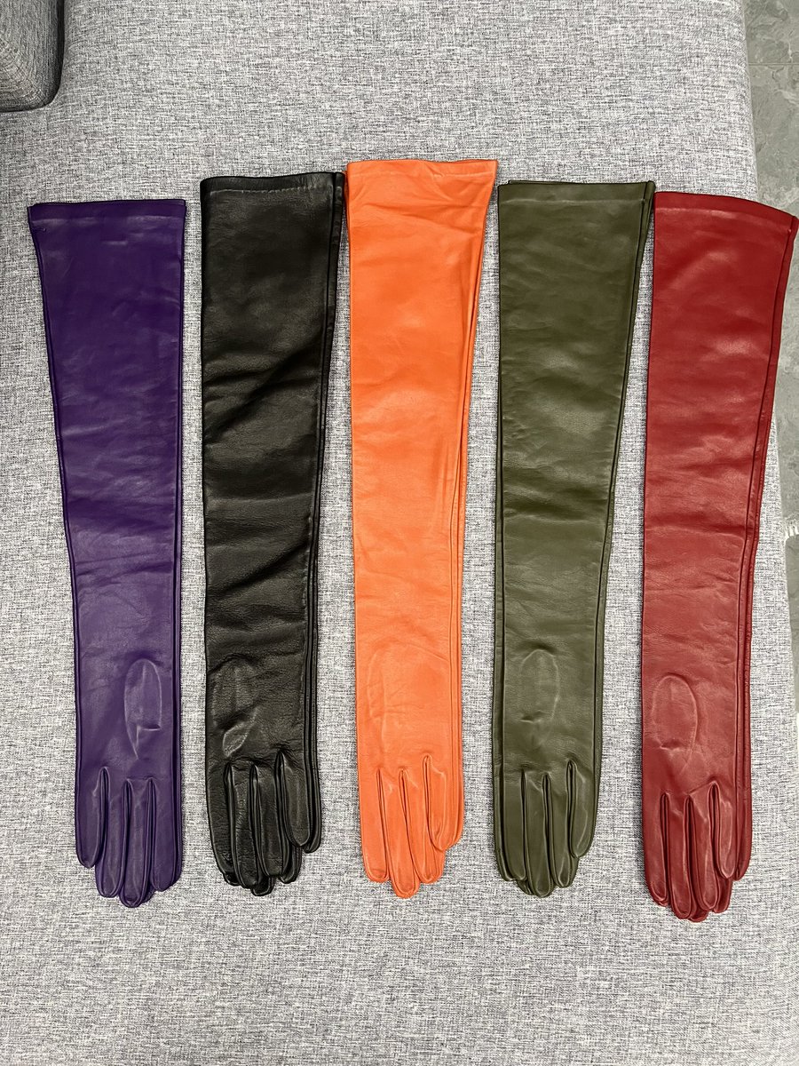 这该死的手套恋物癖是真糟蹋钱，可是它也真治愈！
＃长手套 ＃真皮手套 ＃手套控 ＃leather gloves ＃opera gloves