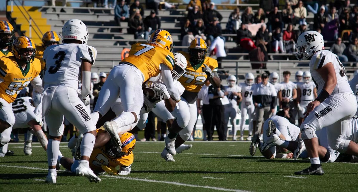 🚨NCAA D2 Football Program looking to RECRUIT &amp; OFFER available prospects! 🏈 

✔️ Scholarships available! 

2️⃣0️⃣2️⃣5️⃣s
2️⃣0️⃣2️⃣6️⃣s
2️⃣0️⃣2️⃣7️⃣s 

Reach 𝙀𝙑𝙀𝙍𝙔 program.. DM us! 📭📨📤

⬇️ DROP FILM &amp; RETWEET ⬇️