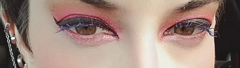 OnlyByJara's tweet photo. @nara_rez Felices fiestas hermosa te quiero un montón y te mereces lo mejor. Por un año más de éxitos ♥️

data gratis que te aporto que me hizo feliz sin motivo: hoy elegimos las dos la sombra rosa ♥️♥️🥵 pero a ti te queda mejor https://t.co/ytSdY6fRBY