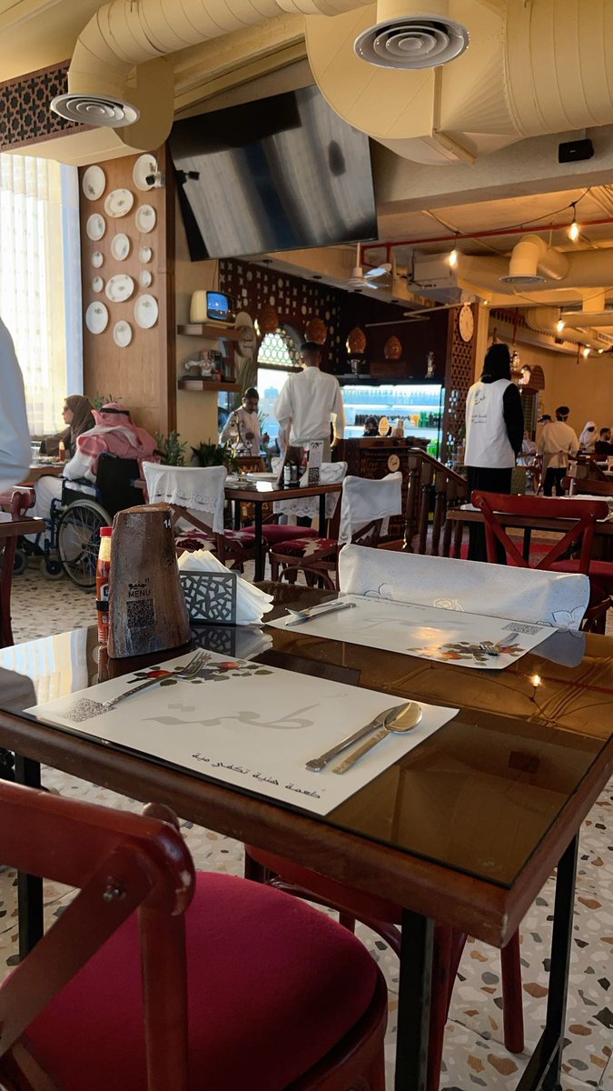 ralomayri's tweet photo. هناك في العمر لحظات !!!!
 كانت أجمل أيام حياتنا .. ممكن أن ندفع لها عمرا بأكمله لتعود لقاء العائلة..
مساء الخير ... https://t.co/5X5rAwftTI