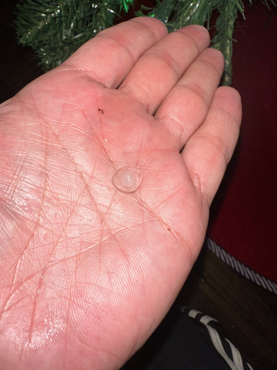ScottPadgettCBS's tweet image. Heavy rain and pea size hail in the Oaklawn area of Dallas.@CBSNewsTexas @itsbrainey @cbs11jeffrey @NWSFortWorth #FirstAlertWeather