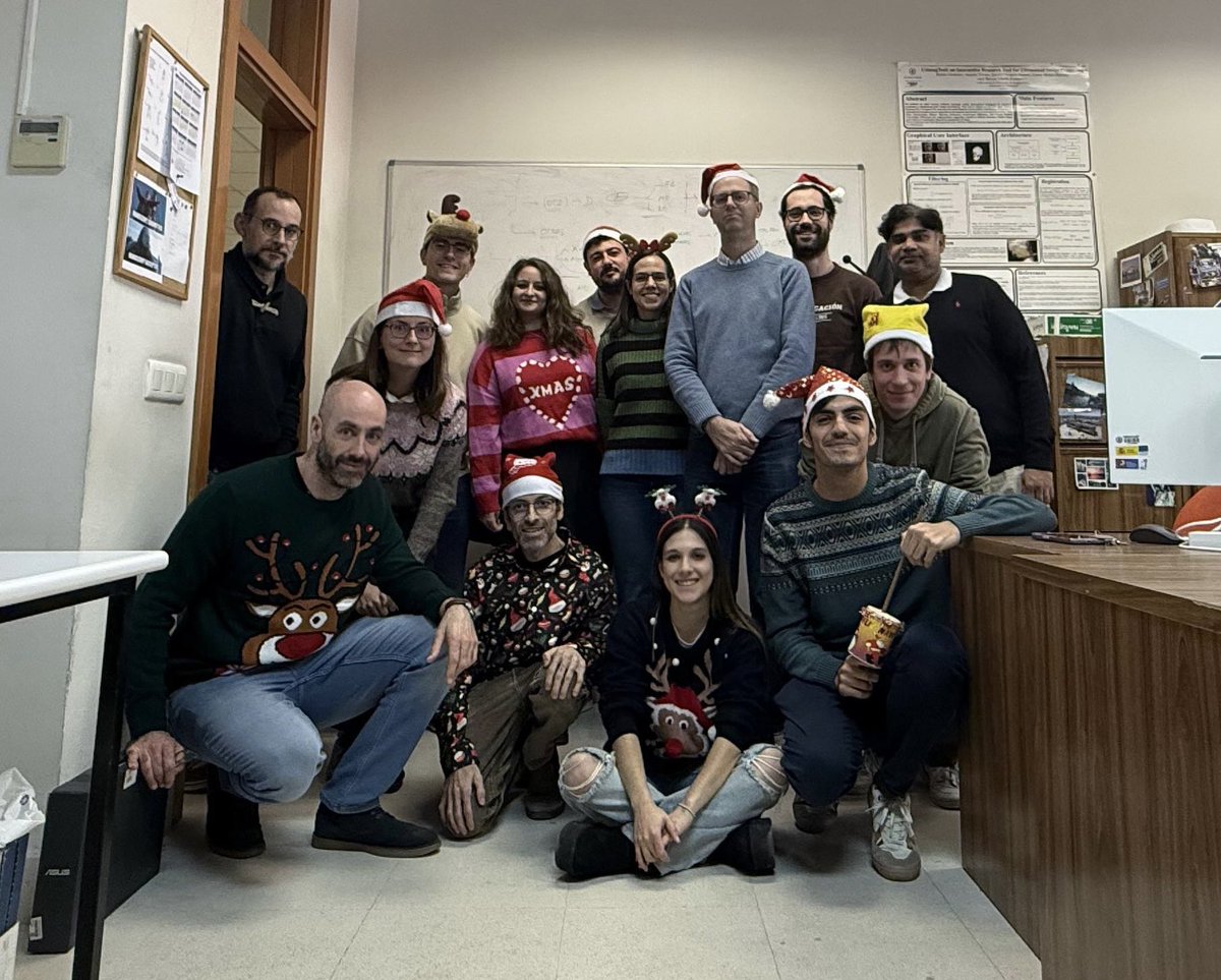 LPI_Lab's tweet image. From all of us at #LPI, we wish you a joyful and peaceful holiday season! 🎄🎅🧑🎄💫✨Here’s to a 2025 full of new ideas and collaborations! 🔬