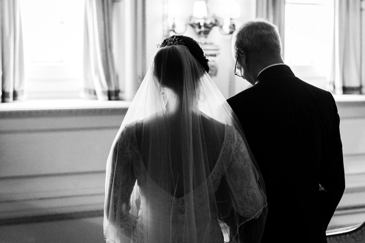 5 minutes to go.. Mrs. #weddingphotos #weddinginspo #wedmegood #weddingplanning