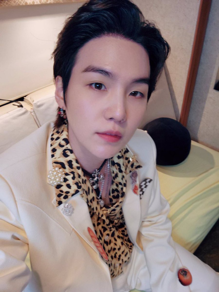 MMA 시상식에서 송출된 BTS 헌정 영상 중 멤버 SUGA 편집된 부분에 대해 BTS 멤버 SUGA에게 진심 어린 사과와 SUGA의 수상소감이 포함된 영상으로 재송출 할 것을 다시 한번 요청합니다.<a href="/melon/">Melon 멜론</a>
