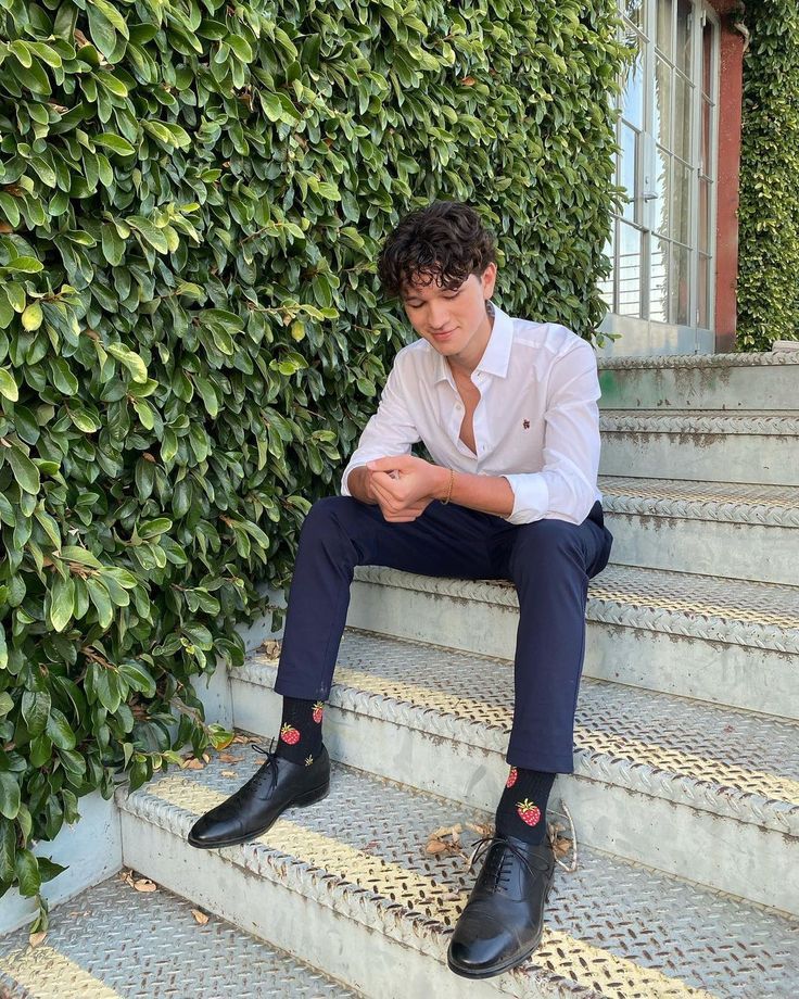 TheBrcnzeDragon's tweet image. Kit.⠀ i know i have a Tyraxes but im thinking of flipping him. The character will be both medieval and modern sooo any ideas as my brain is mush.