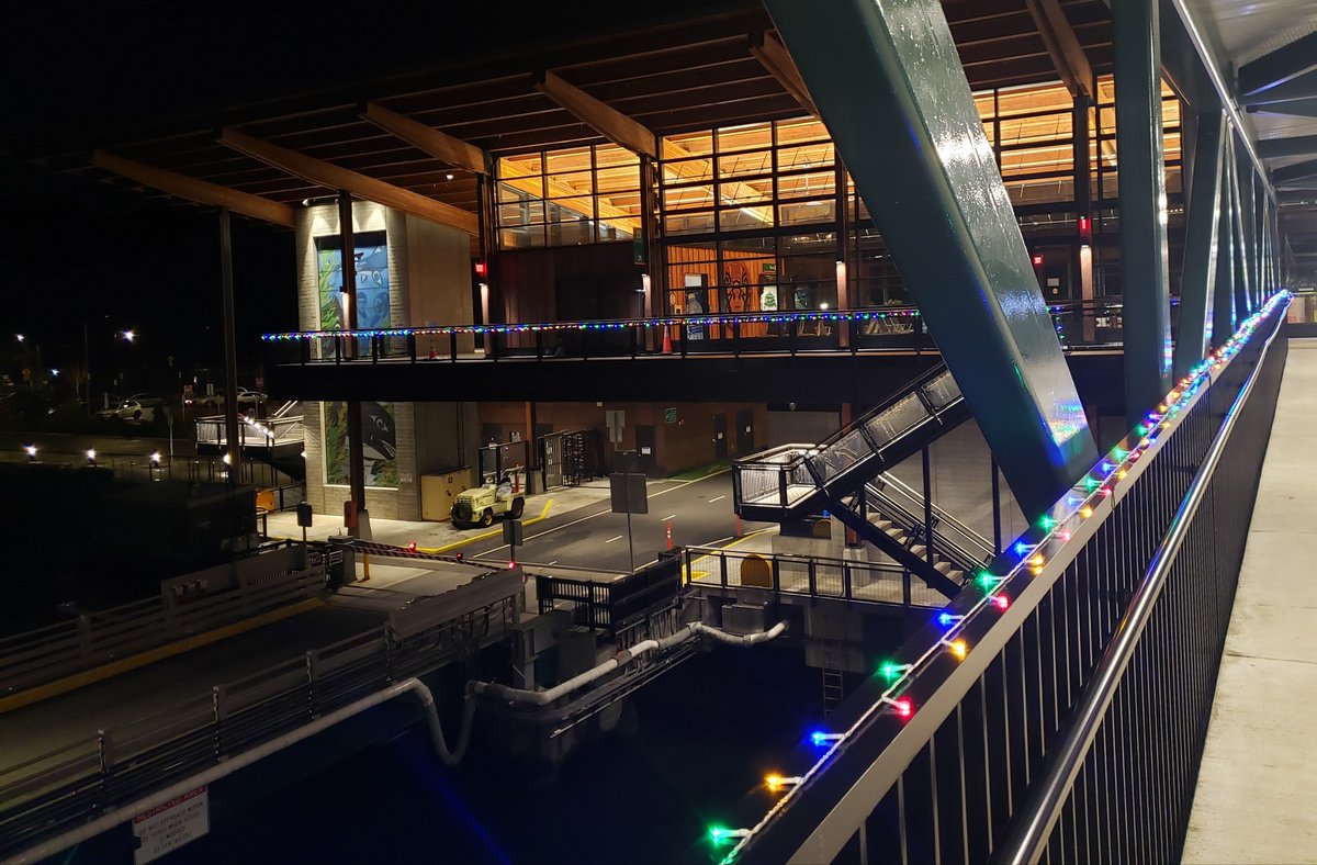 wsferries's tweet photo. Christmas Day ferry travel: A few changes to daily schedules on #Edmonds/#Kingston &amp; #PointDefiance/#Tahlequah routes. #Seattle/#Bainbridge &amp; #Fauntleroy/#Vashon/#Southworth runs will operate weekend timetables. Holiday changes on schedules for each route: https://t.co/Fb8G3hmXeT https://t.co/h0m96CpFir