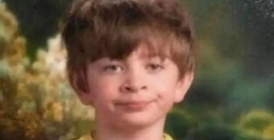 Watching the mall Santa film a tiktok while kids are waiting in line