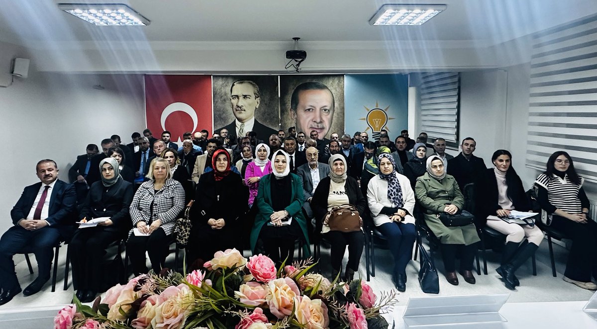 akaltindag's tweet photo. Haftalık Olağan Yönetim Kurulu Toplantımızı, İlçe Başkanımız @Fatih__Bildik Başkanlığında, İl Koordinatörümüz @yilmazbulent06, Belediye Başkanımız @DrVeyselTiryaki, Meclis Üyelerimiz ve Yönetim Kurulu Üyelerimizin katılımlarıyla gerçekleştirdik.

#KalbimizAltındağ 

@RTErdogan https://t.co/Of1eHmITAC
