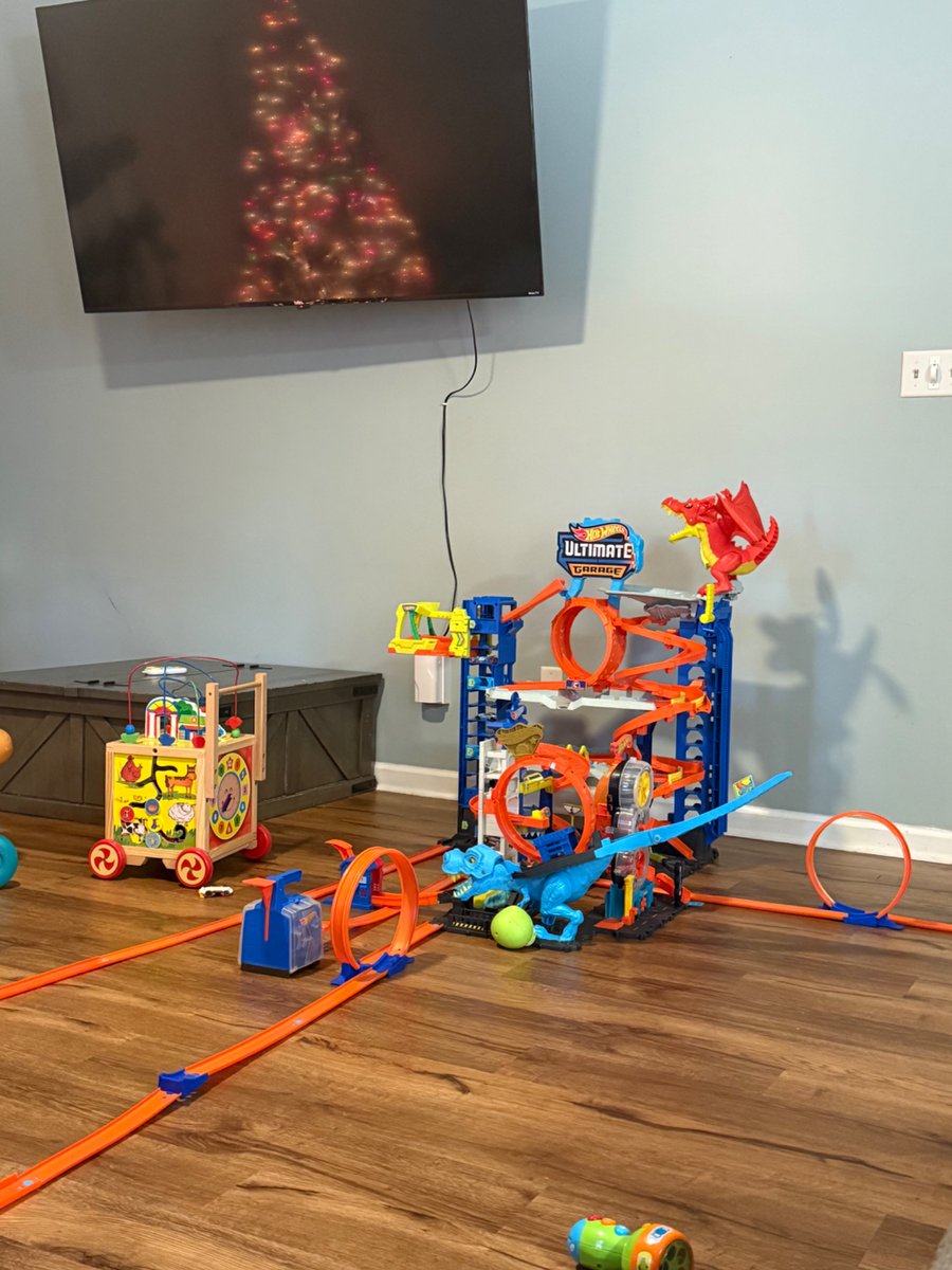 TheLastJHarvey's tweet photo. @Hot_Wheels Can you help the YouTuber Benny Jose Toys get his Hot Wheel videos back. He never made them as commercials but he did make my 3 year old love playing with him. Always wants to watch “friend” and play cars with him. Would have never bought this much w o him. https://t.co/6FqG7oghRt