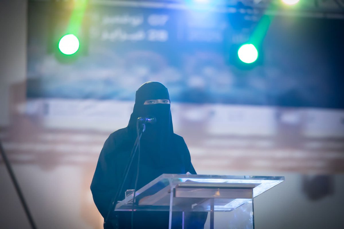 3waji2mal1's tweet photo. يغمرني شعور الفخر في كل مرة اعتلي المنصة، استشعر فيهاكيف كان الحلم واقعا يُعاش و يُقاس بكل الأوصاف قيل لي"ابدعت،ابدعت"بتكرارها من صاحب سعادة وكيل المحافظ كانت بمثابة وسام فخر؛لإكمال مسيرة حافلة مكللة بالدهشة لنكون صوت وحرف الوطن النابض باعتزاز يقدر
شكرا
@OmrainArishi
#استلهام_امل https://t.co/oX5Fi33dOy