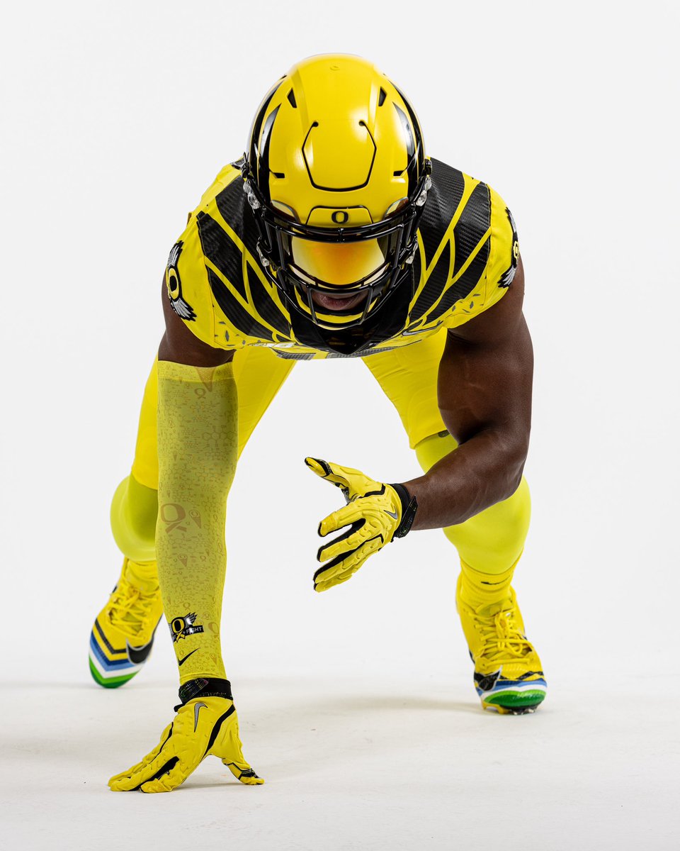 UpnextTH's tweet photo. Blessed to be invited to the Navy All American Bowl @MikeRoach247 @Andrew_Ivins @AABonNBC https://t.co/MiohEFhgYD