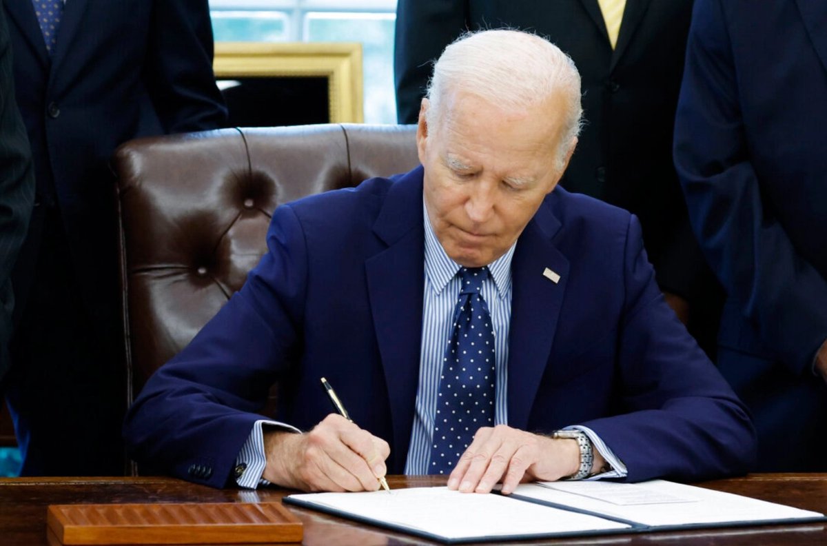 Usa_updates21's tweet photo. 🎙️Biden Vetoes Bill Seeking to Create 66 New Judge Positions.
📰 Read More: https://t.co/vLHJao2Z2r
#BuschGiftRedo $PENGU $CUTO #USPS #AsWeAre_WithSeungmin $NVDA #17dicembre #Trending #USAMIs新衣装 #USA #GMMTVStarlympics2024 #FrostyVillagexNuNew #SaturdayVibes #21Dic #Fartcoinv https://t.co/XeLAdkZmZl