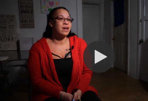 Thanks, Jake Whittenberg and KING 5, for telling Zaneta's story so beautifully. A powerful example of what happens when we invest in families in our community - we all thrive! nochildsleepsoutside.org #happyholidays #merryandbright ♥️ 

king5.com/article/news/l…