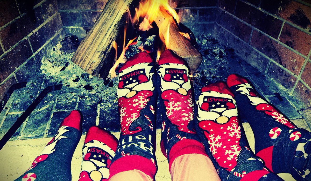 Καλά Χριστούγεννα σε όλους από μένα και τα αστέρια μου. Υγεία, αγάπη και ευτυχία ευχόμαστε.🎄🎄💖💖