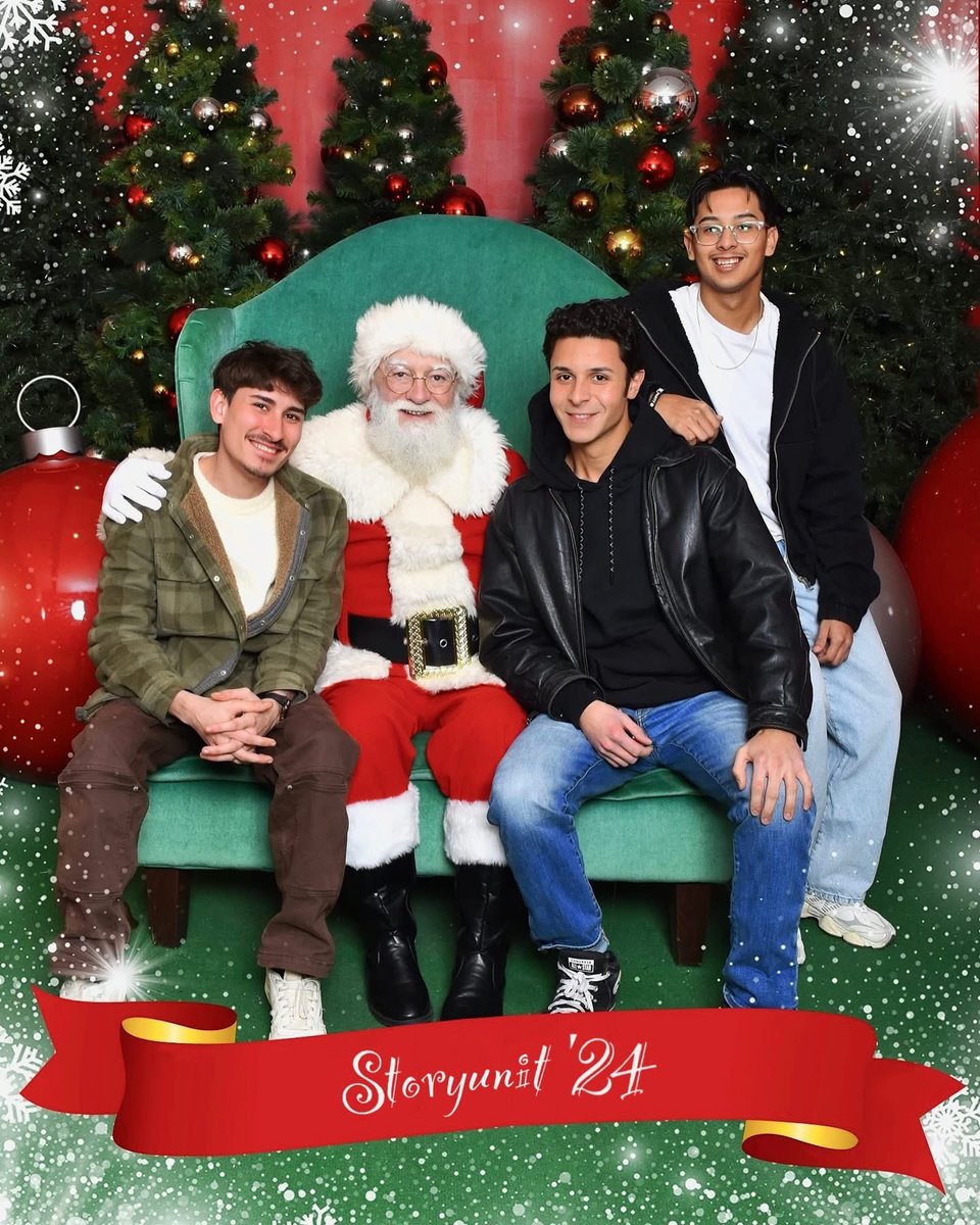storyunit's tweet photo. Merry Christmas and Happy Holidays from Storyunit! Wishing you joy, warmth, and a season full of great stories. 🎄✨ #videography #filmproduction #indiefilmmaking #productioncompany #videoproduction #bts https://t.co/1bkisCdQd5