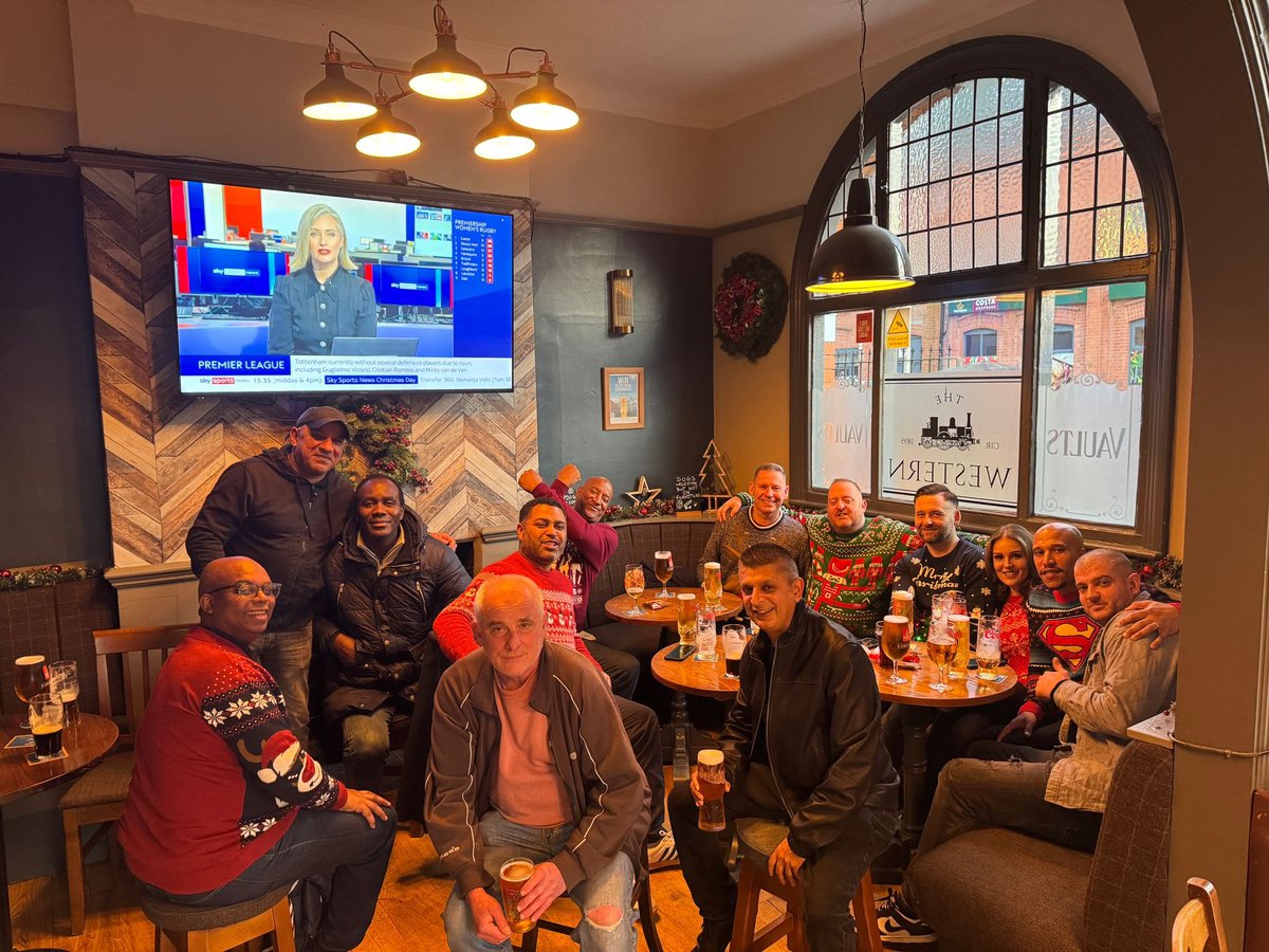 AppMarcus_Benji's tweet photo. A good Christmas Eve meet up, always good to meet up and have a good time. https://t.co/kF8w5tEjfT