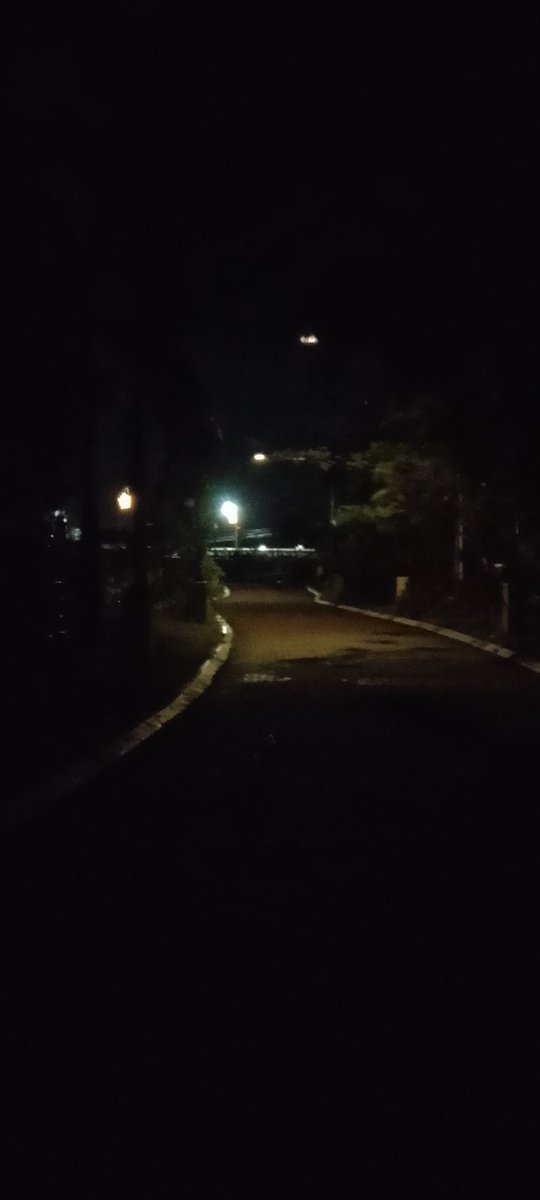 AblonaB's tweet photo. Esplanade sa Christmas day. https://t.co/6wnpVAnDwQ