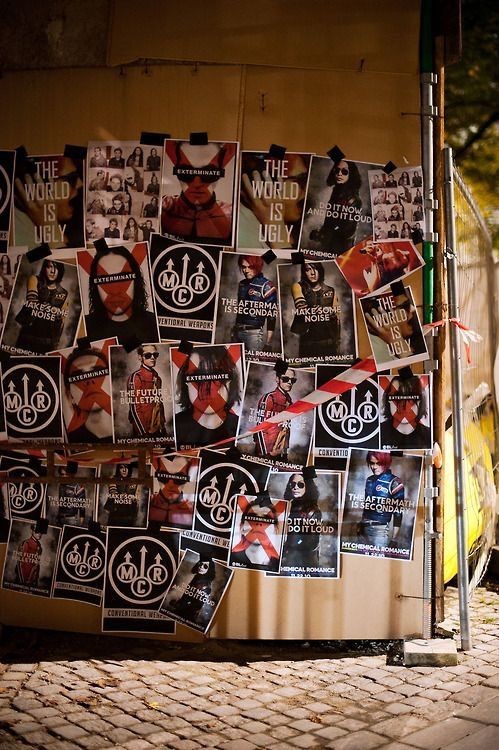 I love collecting these zone ads and exterminator posters, some unconventional decorations