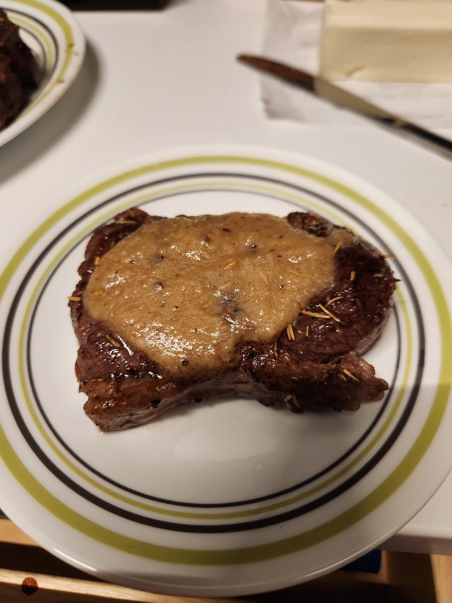 jacupson's tweet image. If you dont already know, i love to cook. And if you ever hang out, you won't leave hungry! 😆 #lamb #salmon #lemonbread, #baguettes ##jakesdrunkkitchen