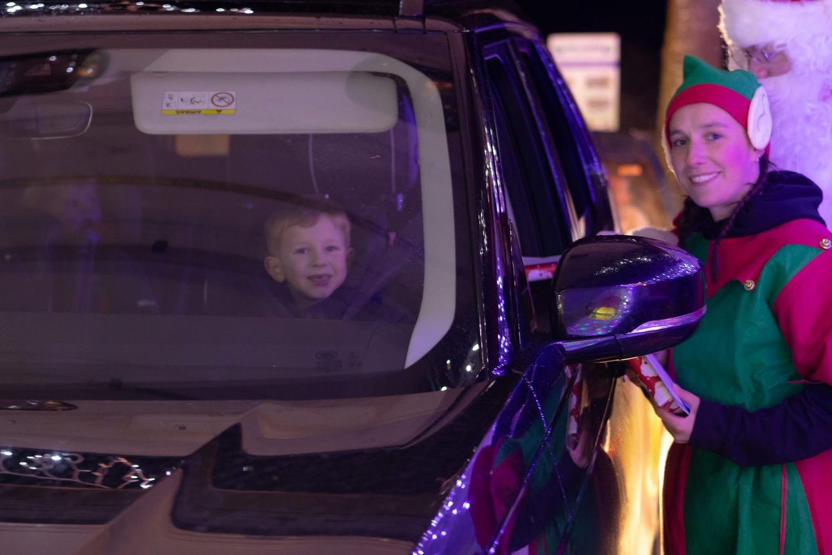 BlairgowrieSFRS's tweet image. THANK YOU 👏🎅🏻

🚗 159 cars came along 
🎁 300 Santa certificates
🍬 350 gifts from Santa
💰£850 raised for the Fire Fighters Charity 

Thank you to everyone who came along last night and made it such a magical evening for everyone involved ✨