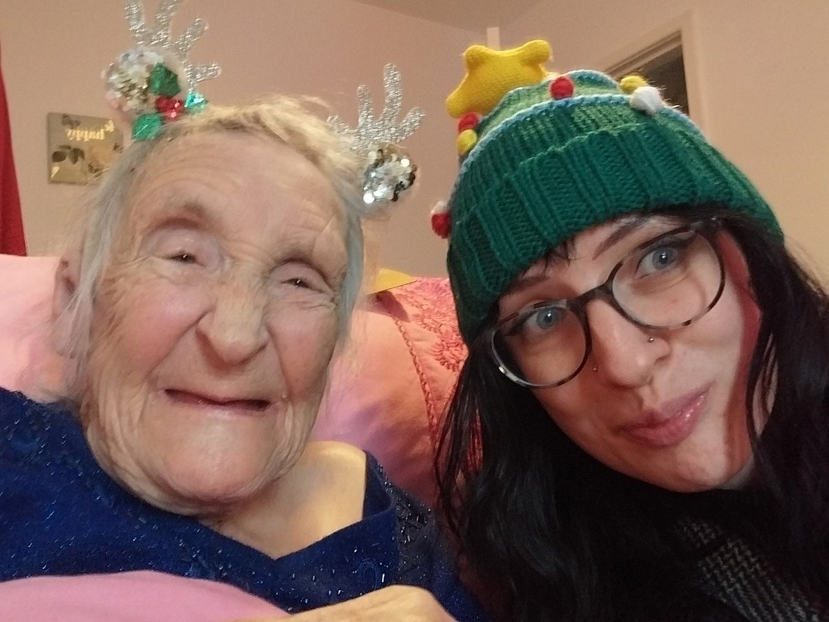 KateLiddane's tweet photo. Merry Christmas from my lovely nan and I 🎄she's always ready to do her best goblin face ✨️ https://t.co/1jyN4Nh4Pv
