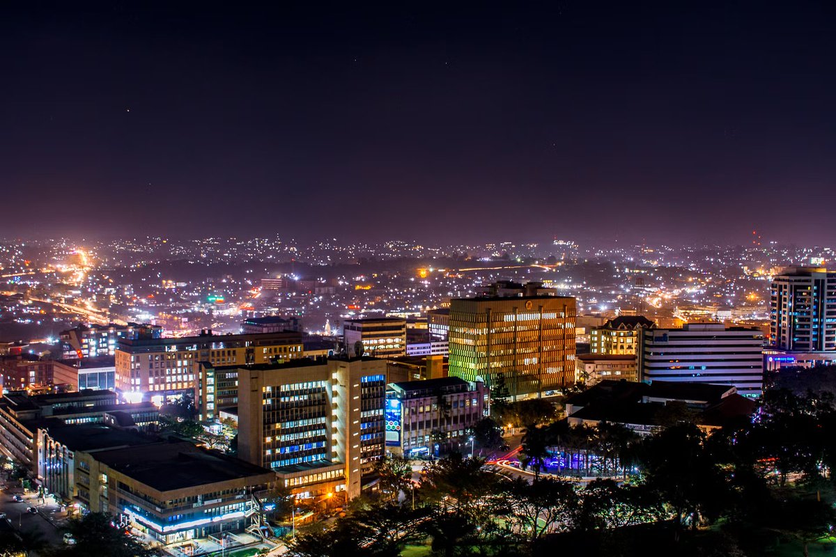 Location Update: Santa’s sleigh is cruising at 800 knots at 10,000 feet. Current position: Kampala, Uganda. ETA to next destination: 3 minutes. All systems are GO. 💚♥️🎅🏻