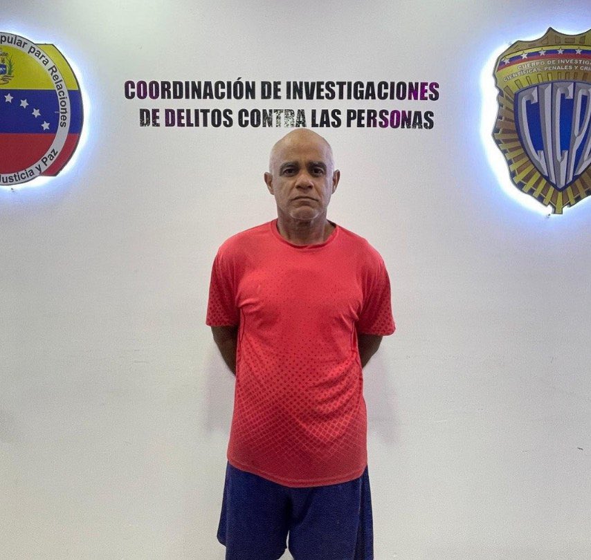 RevistaCicpc's tweet photo. #Cicpc captura al “Monstruo de Punta de La Garzade”. Asesinó a una madre y sus dos hijos. Aquí los detalles. 

#noticias #urgente #policia #justicia https://t.co/gcnEcCu6aH