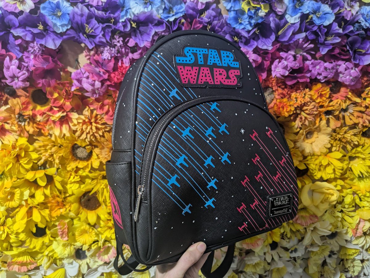 So cute, thanks to <a href="/Loungefly/">Loungefly</a> for the early present to review! This is one of their newest designs - the little STAR WARS sign lights up! I'm going to be using it as my arts &amp; crafts bag since it's a bit bigger than my other baby backpacks.