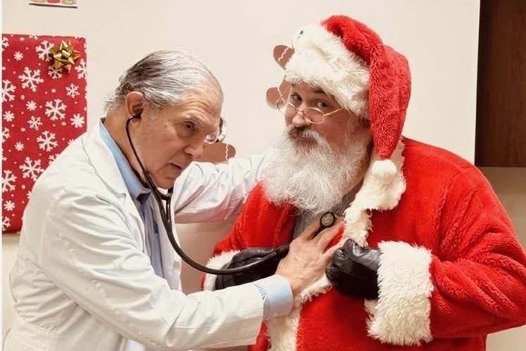 The Christ Hospital - H&V Institute - WHC (@tchheart) on Twitter photo Santa stopped by for his annual checkup, and <a href="/djkereiakes/">Dean Kereiakes, M.D.</a> has given him the all-clear for tonight! 🎅❤️
<a href="/ChristHospital/">The Christ Hospital Health Network</a> Santa stopped by for his annual checkup, and <a href="/djkereiakes/">Dean Kereiakes, M.D.</a> has given him the all-clear for tonight! 🎅❤️
<a href="/ChristHospital/">The Christ Hospital Health Network</a>