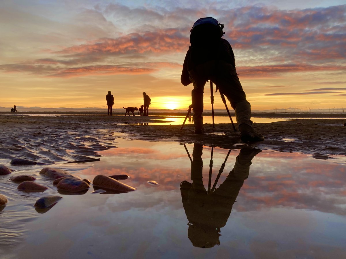 snapandgo222's tweet photo. At #Crosbybeach this evening with no camera, I took these on my phone, @StormHour @Apple #phonepics #sunsets https://t.co/qv7UwbugtR