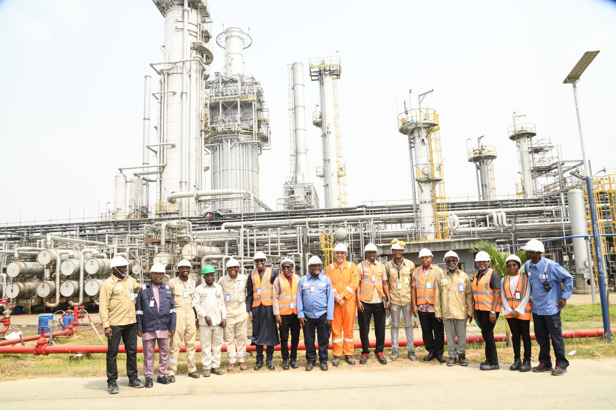 MSIngawa's tweet photo. SEEING IS BELIEVING- PH REFINERY

Today, I was opportune to visit Port Harcourt Refinery to have firsthand experience on the operations of the refinery which commenced operation last month after about 3 years of intensive rehabilitation exercise. 

1. The Refinery is a subsidiary of the Nigerian National Petroleum Company Limited, @nnpclimited and is located in Alesa-Eleme, few miles from Port Harcourt, Rivers State. The petrochemical complex consists of 2 different refineries, the Old PH Refinery, commissioned in 1965 with a nameplate capacity of 60,000 barrels per stream day (bpsd) and the New PH Refinery, commissioned in 1989 with a nameplate capacity of 150,000 bpsd bringing the combined capacity to 210,000 bpsd. 

2. After years of underperformance due to operational challenges and inadequate maintenance, NNPCL, under the able leadership of the GCEO, Mele Kyari, @MKKyari, initiated a comprehensive rehabilitation of the refineries in 2021. This effort resulted in the successful restart of the 60,000-bpsd hydroskimming refinery on November 22nd, 2024. As of November 26, 2024, the refinery was operating at 70% of its nameplate capacity, producing premium motor spirit (PMS), automotive gas oil (AGO), household kerosene (HHK), low-pour fuel oil and liquefied petroleum gas (LPG). 

3. We were taken round the entire facility and I was excited about this particular rehabilitation project because almost all the pumps, instruments, valves, cables, flow meters, pipes, control equipment, tubes and cases have been completely replaced making almost brand new facility unlike ordinary rehabilitation projects where just few things are replaced.

4. The refinery currently produces the following daily outputs:

PMS- 1.4m liters
Kerosene: 900,000 liters
AGO or Diesel-1.5m liters
Low Pour Fuel Oil (LPFO): 2.1m liters

Loading was ongoing with about 5 of the loading gantries actively loading due to the upcoming holiday.

5. We also seized the opportunity to go round and see the ongoing rehabilitation of the New Refinery (150,000 bpsd) which is about to be completed with more than 90% of the major work completed. 

6. The revival of this refinery is one of the best things that happened to Nigerians because it has brought about competition in the market which impacted significantly on the price. The price today is N935/L nationwide for Dangote Refinery product and even N925 in some cases for NNPCL product. This is a direct benefit to hardworking Nigerians who are only interested in powering their activities with scarce resources. 

7. History will be kind to Buhari who initiated the project, President Bola Tinubu who ensured continuity and completion and also the NNPCL under the able leadership of Mele Kyari for their huge contribution to energy security and nation building. 

8. Thanks to the team of Engineers onsite for the warm reception and education. 

9. God bless Nigeria 🇳🇬