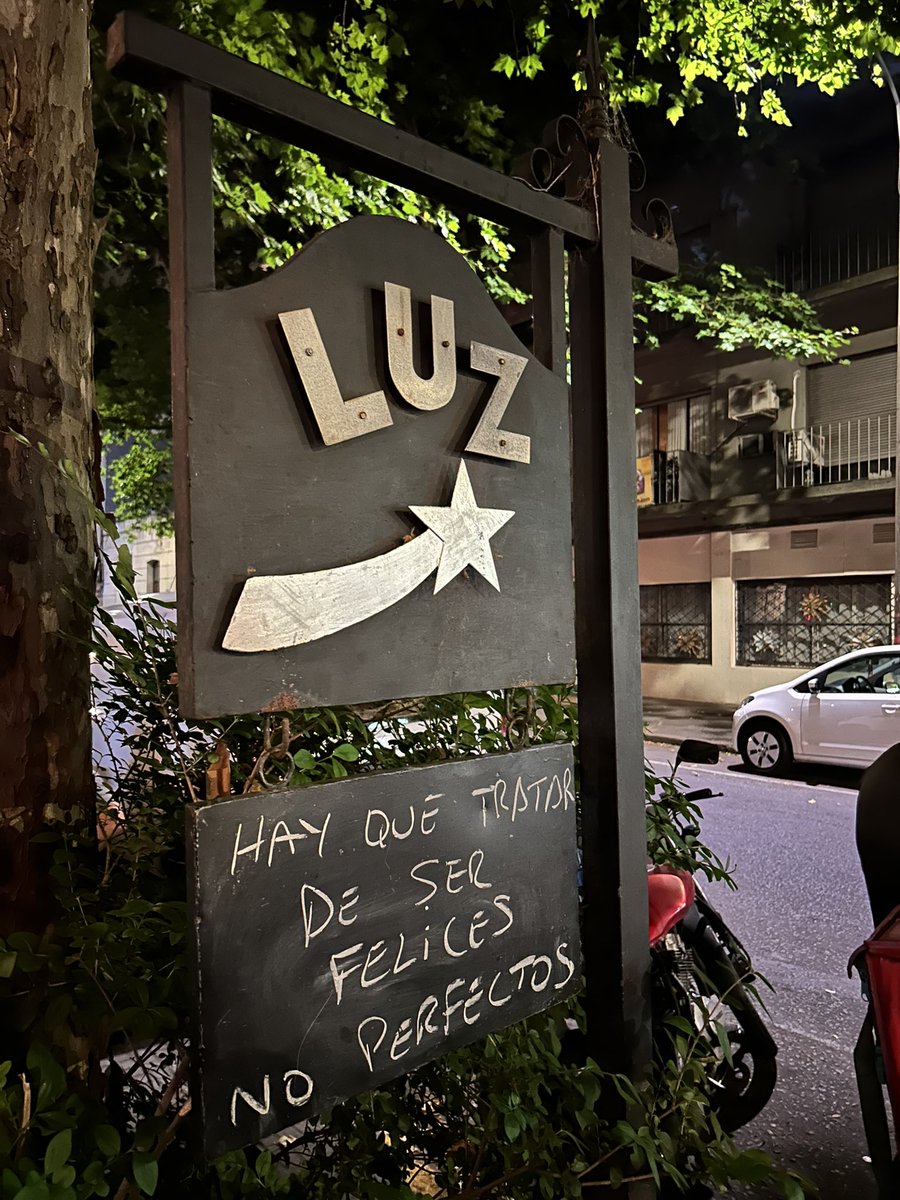 violinistaspod's tweet photo. El último del año de los Violinistas, en vivo desde la vereda del Bar Luz. Salú.

https://t.co/s2lEJekCjR https://t.co/a0hafAhyl8