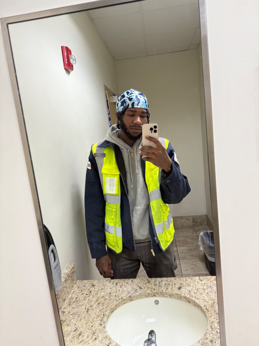 Jashun__'s tweet photo. 🧍🏾‍♂️ https://t.co/jXMm4oGT53