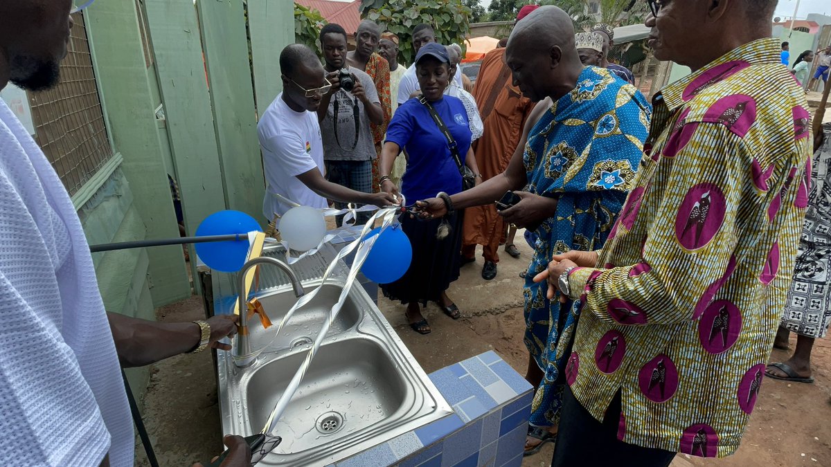 YVLGhana's tweet photo. 🧼 Promoting #Hygiene and #Healthy Living!
We’ve installed #handwashing basins and a kitchen sink at the Youth for Change Educational Center to enhance hygiene practices among students, staff, and the entire school community. 🌟 https://t.co/ZRVUOxfhiB