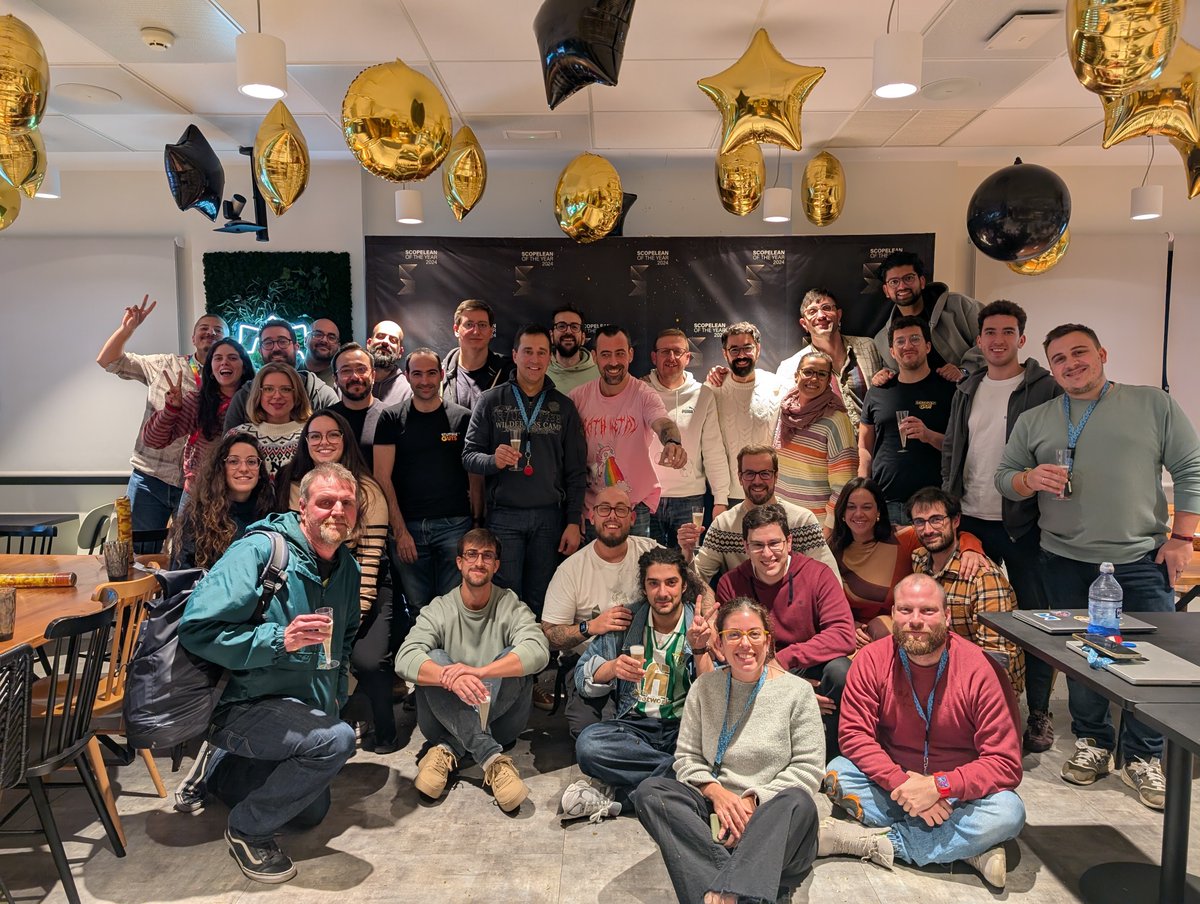 scopely's tweet photo. โจHappy Holidays from our Scopely family to yours!โจ
#LifeAtScopely #OneScopely #HappyHolidays #NewYear #SeasonGreetings #HolidayCheers #NewYear2025 #SeizeThePlay #Scopely https://t.co/0uEQWaHW8E