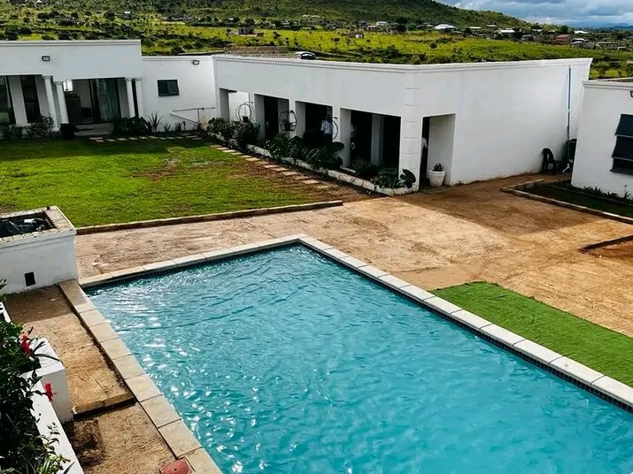 Letstravel65943's tweet photo. 🎄MERRY CHRISTMAS🎄 🤶  

FROM

 🎄Seko's The Garden Venue 🎄
🍺🍻🍾🍸🎉🎄🥂🍷🥃

#sekosthegardenvenue 
#letstravelafrica 
#takethejourneywithUS 
https://t.co/70eSp0JapC https://t.co/lZtVV7PvGD