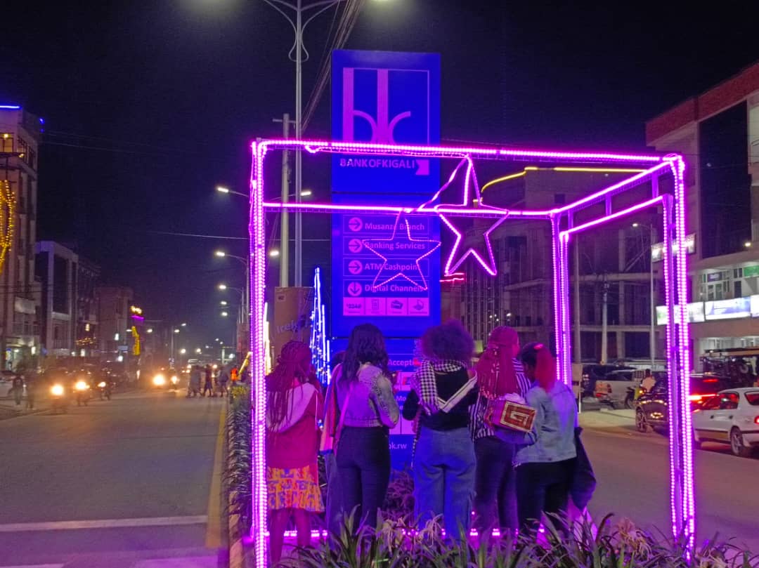 ENERGY888FM's tweet photo. AMAFOTO: Umujyi wa @MusanzeDistrict muri @RwandaNorth , mu masaha ya nijoro, warimbishijwe mu rwego rwo kwizihiza iminsi mikuru ya Noheli n'Ubunani. @BankofKigali https://t.co/NStlciUAJ3