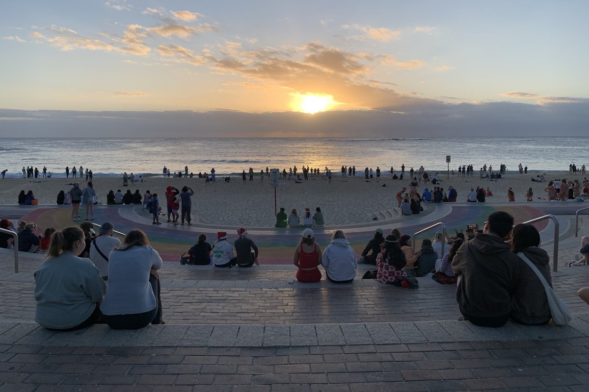 Merry Christmas dawn y'all from Coogee #Australia
