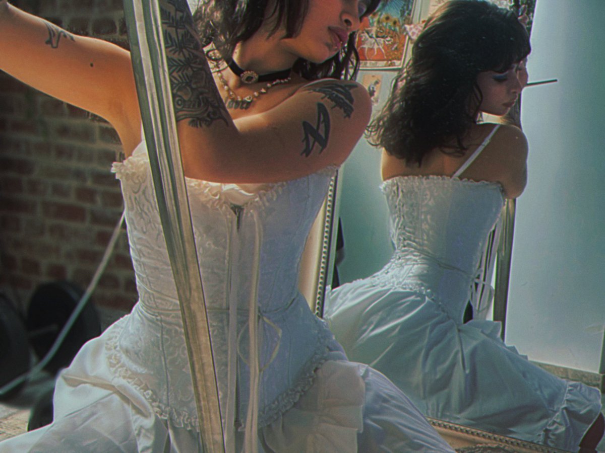 I want to be a swordswoman, a knight ⚔️