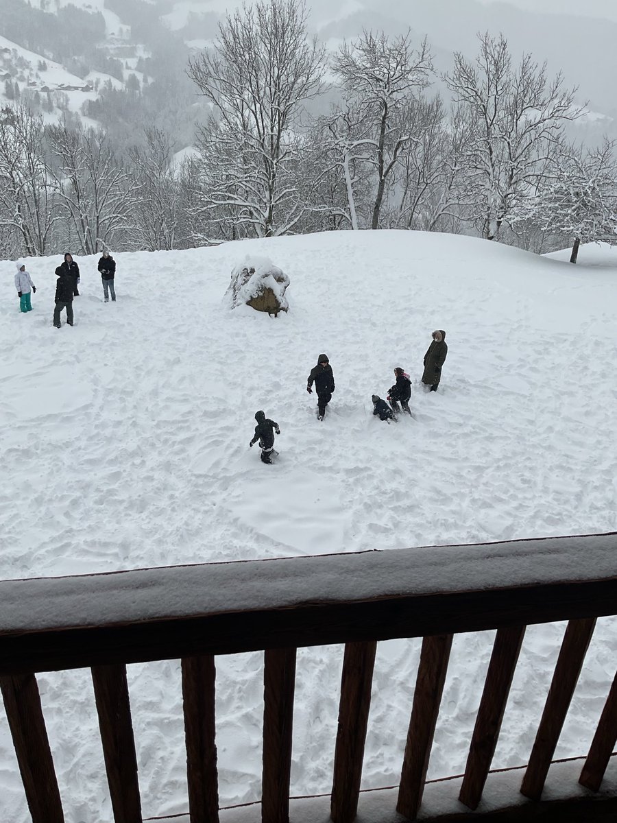 Merry Christmas and a happy New Year to everyone. Finally having a white Christmas with most of the family, only 2 missing. Someone has to stay home and run the farms. Minus 3 degrees here.