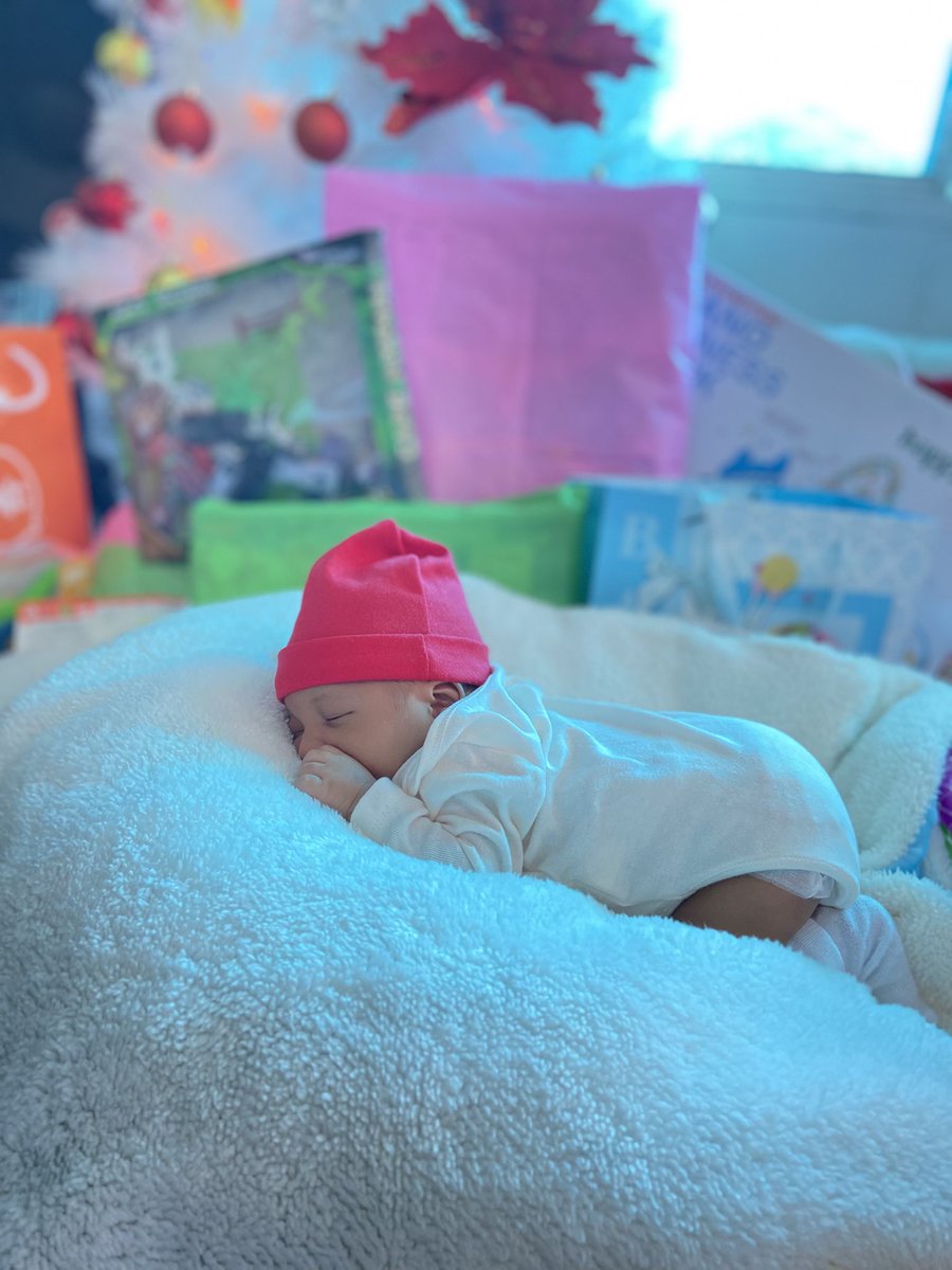 Valentinaphc's tweet photo. Mi regalo de Dios🫶✨ feliz navidad les desea Santiago Atencio Henriquez🎄 https://t.co/aSZw4XZ6tW