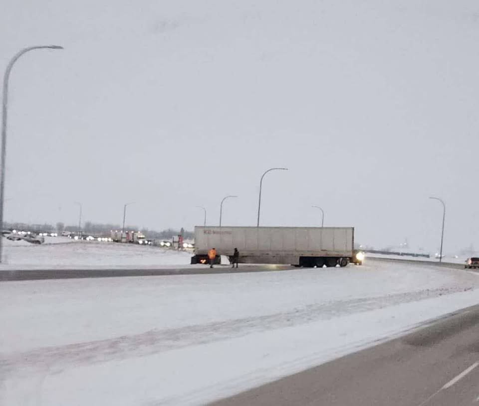 SkilledCanada's tweet photo. (#816/12/2024)
MANITOBA (S)
""In Winnipeg, Avoid centerport and inkster heading east. Tractor trailer jackknifed taking up both lanes. Traffic at a stand still. 8:15am""
#3rdpartystc
#bisonstc #4tracksstc #vanstc #seacanstc #mbstc #icstc x2 #freightlinerstc x2 https://t.co/RtOQmDPA3s