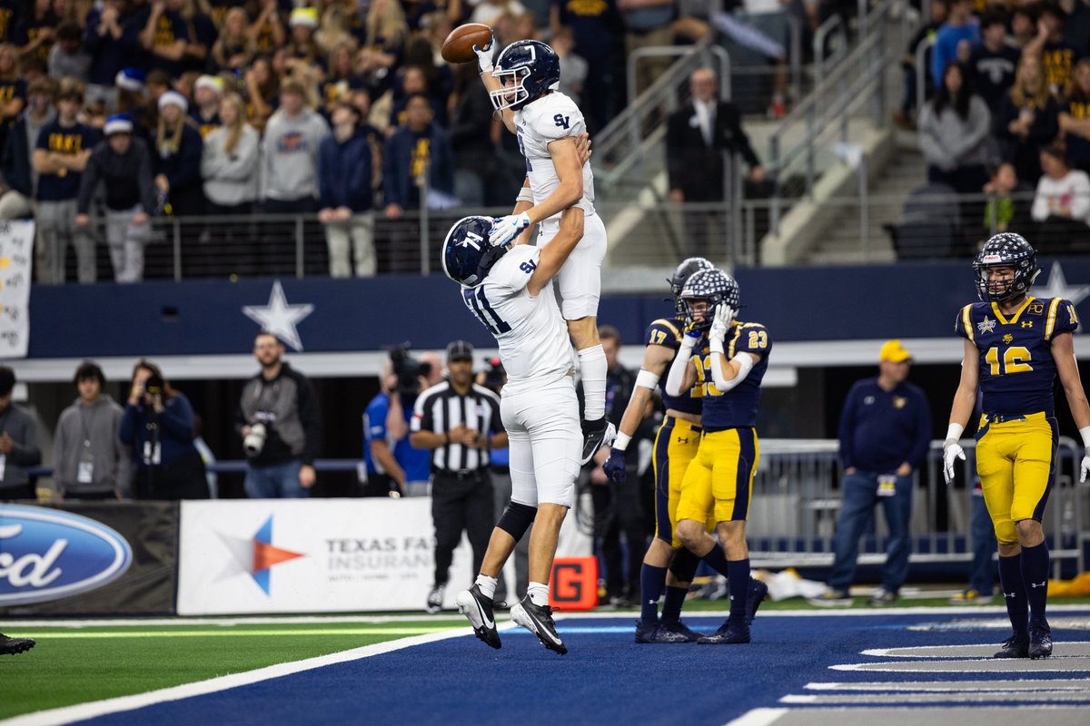 Blessed to be a part of something so special. Thank you coaches, teammates, and the SV community for the best 4 years of my life. #STATECHAMPS 

<a href="/CoachGlennHill/">Glenn Hill</a> <a href="/BJones_2467/">Bren Jones</a> <a href="/AllanLynch1970/">Allan Lynch</a> <a href="/SV_RangerFB/">SV Ranger Football</a>