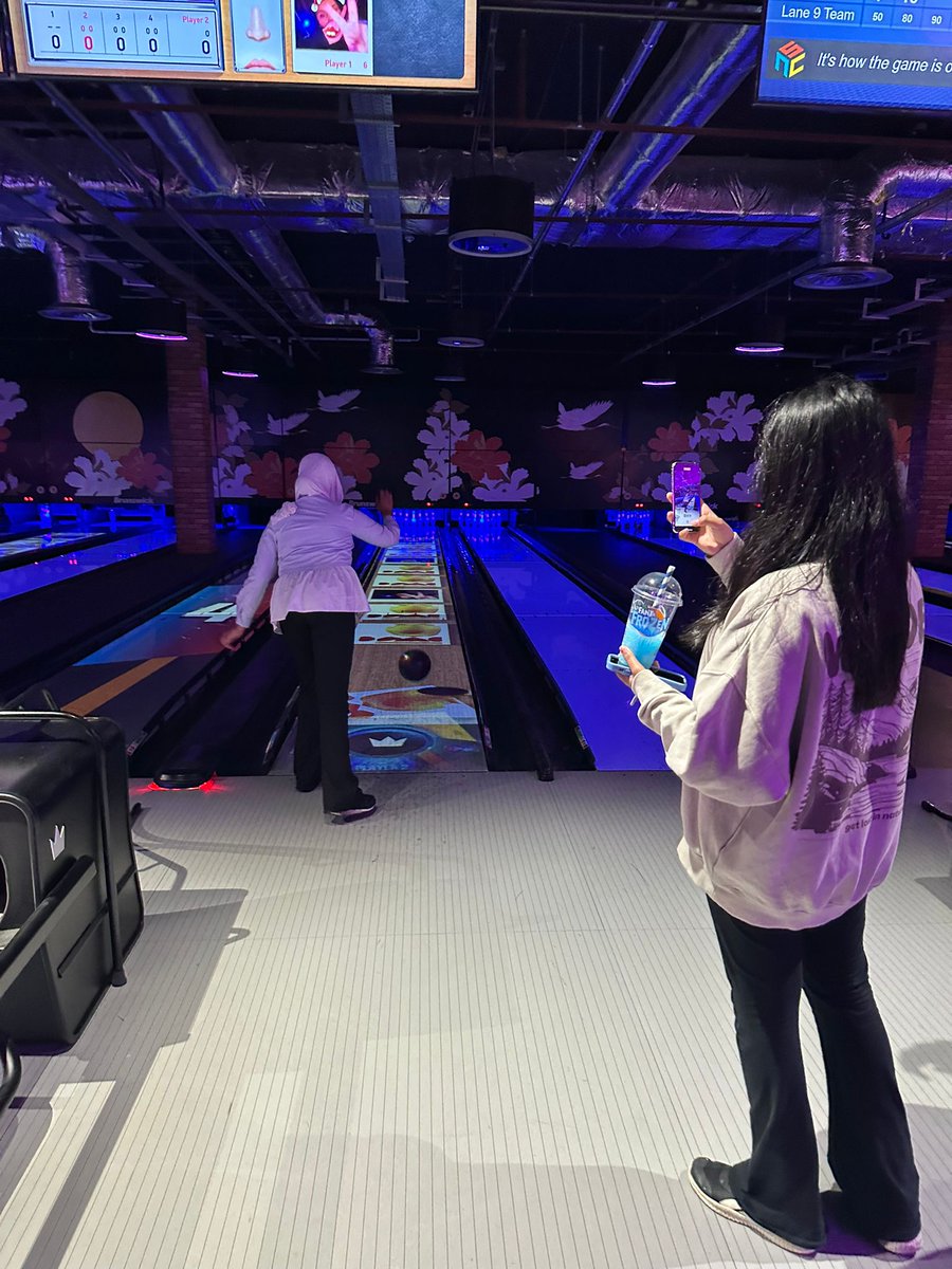 Today our winter HAF continued with the fun for everyone, juniors did some more baking, table tennis and bracelet making. 
Senior girls took a trip to Gravity Max for bowling, go-Karting and hologate experience. 
Watch this space for next week’s fun!!