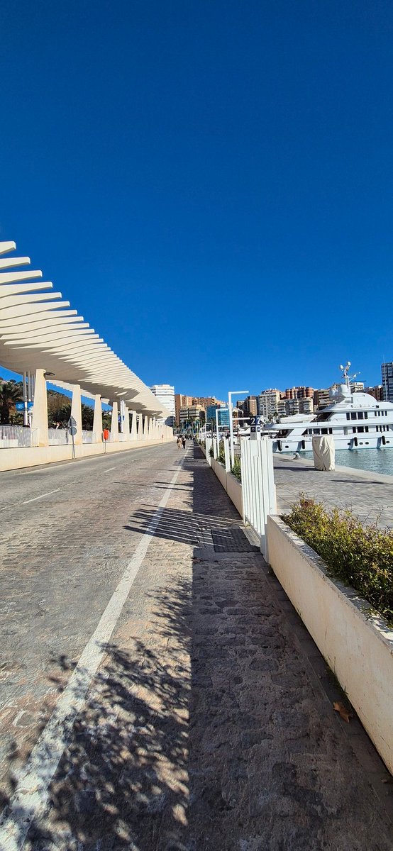 fiyinsiku's tweet photo. Dear Travel Diary,
Malaga.
Andalucia region of Spain.
If the 2024 Nigerian ethos of No Gree For Anybody was a European city, it would be this city.
What a city! What a people! The Alboran Sea even shines like a million stars😍
#SeeSomeWorld #TravelMedic #BucketlistTravels #CareerBreak
#Christmas