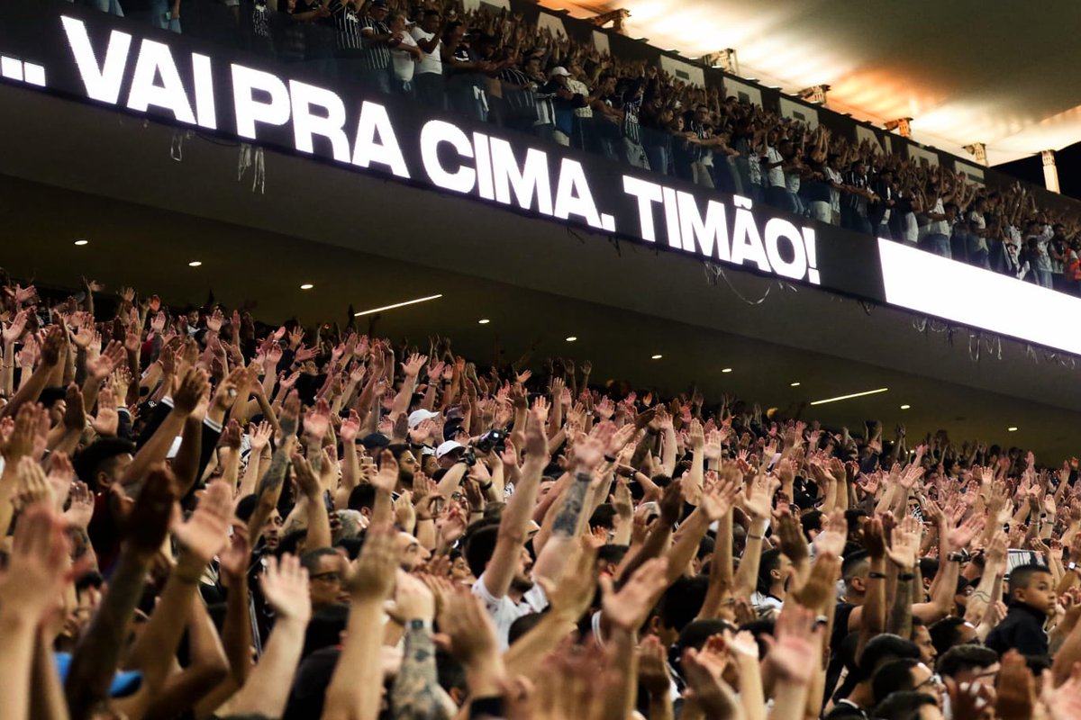 Corinthians's tweet photo. 🏴🏳️👊🏽

📸 Jose Manoel Idalgo / Corinthians

#NeoQuimicaArena
#CasaDoPovo10Anos
#VaiCorinthians https://t.co/M8M5ji5MGU