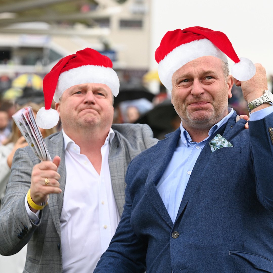 The team at the Galway Races wishes you all a very Merry Christmas! 🎄✨ 

#galwayraces #christmas #holidayseason #horseracing