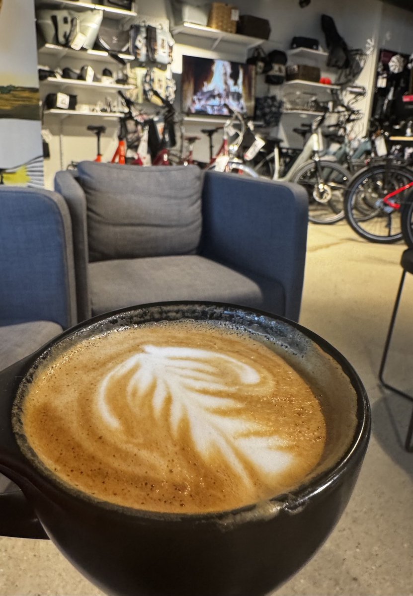 Frank Beier (@beierlab) on Twitter photo This is becoming a tradition. A quiet Christmas Eve coffee at the <a href="/LdnOntBikeCafe/">London Bicycle Café</a> before the family events. Maybe the last time on this degenerating app though..... But for now, Merry Christmas, Happy Holidays, and all the best for 2025! This is becoming a tradition. A quiet Christmas Eve coffee at the <a href="/LdnOntBikeCafe/">London Bicycle Café</a> before the family events. Maybe the last time on this degenerating app though..... But for now, Merry Christmas, Happy Holidays, and all the best for 2025!